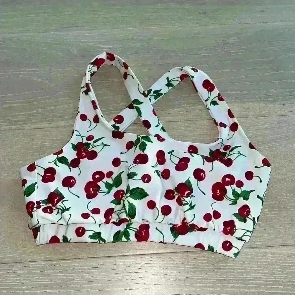 Strut This‎ Kinzie red white sports Bra 🍒 sz small